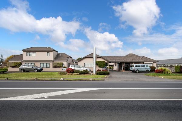 In receivership and up for sale - a large chunk of what was one of New Zealand's biggest privately-owned hotel and motel chains with locations in Auckland and Rotorua.